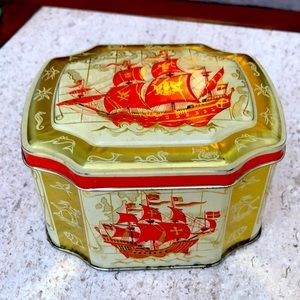 NAUTICAL TIN CARRACK STYLE  DIFFERENT ANCIENT SAILING  SHIPS Of THE 1600’s